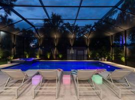 Tampa Family Fun Pool Spa Grill Mini Golf & Games, hotel in Tampa