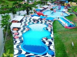 Chal&eacute; Amazon Aqua Park, campamento en Presidente Figueiredo