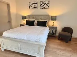 Hollywood Walk of Fame I Pool View I Fitness Center I Free Parking!