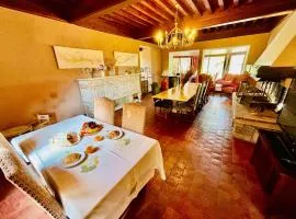 Gîtes Montvaltin - Villa 15 personnes & jardin