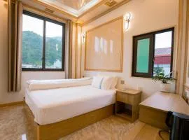 Nhà Nghỉ Quyền Ly