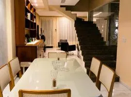 Casa Moderna com Energia Solar