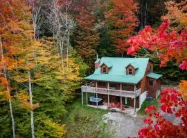 Leaf Peeper's - HUGE deck, pizza oven, Pac-man!