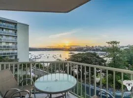 KozyGuru | Manly | Steps from the Coastal Bliss