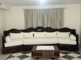 Cozy 2 Bedrooms 1and half Bathrooms Near Prudential with Parking Entire Apartment