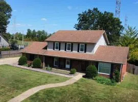 Newly remodeled 6BR in East Memphis Neighborhood