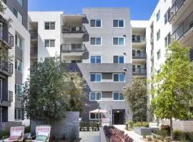 Noho Alexan Modern 2bed Duo with FREE Parking