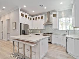 The Ayla Plan: 4BR/3.5BA, 2600 Sq Ft, Near Campus, hotel in Davis