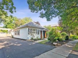 Old Town Kindergarten Vacation Home, bungalov v destinaci Niagara on the Lake