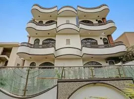 Townhouse The Premier View Near ISKCON Temple Noida
