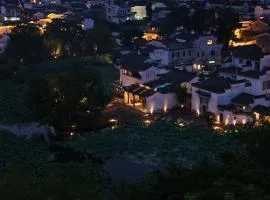 Huanghsan SU House