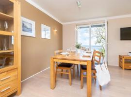 Sassnitz - Naturteich, Spielplatz, Sauna, Meerblick - FeWo Wellenspiel, hótel í Sassnitz