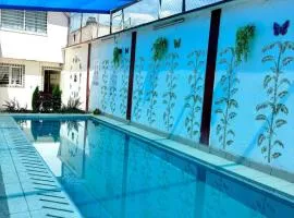 Casa grande céntrica con alberca