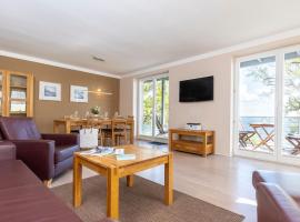 Sassnitz - Balkon mit Meerblick, Sauna, Kamin - FeWo Südwarts, hótel í Sassnitz