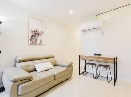 Modern Stay in the Heart of Melbourne