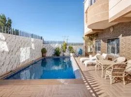 Villa near the beach with private pool