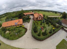 Stajnia Lipowo 45, farm stay in Lipowo