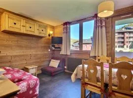 Superbe studio-cabine pour 4 sur les pistes, balcon, casier à skis adjacent, parking - FR-1-455-141