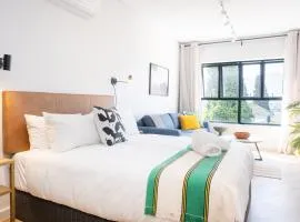 Paarl Superior Studio 231 - With Onsite Parking & Comforts