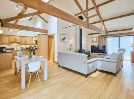Host & Stay - Rupert's Barn