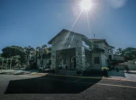 Elephant Lake Hotel