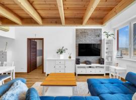 Sky View Family Apartment, hôtel à Trnávka