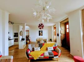 Lagarto Pintado Casa n'Aldeia, hotel i Castelo Novo