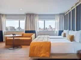 Hotel Acta Moa