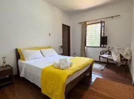 Charming Colonial Countryside Home with Wifi