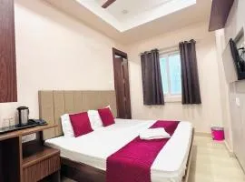 Hotel VIMOKSHA# RESIDENCE - Near Kashi-Vishwanath-Temple-And Ganga Ghat With-Lift-Wifi- Restaurant- Paid-Parking facilities-Newly Decorated Room- A Top Rated Premium Hotel in Varanasi
