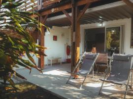 Appart. VANILLE T3 en RDJ proche du lagon, hotel in Saint-Gilles les Bains