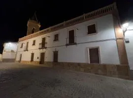Casa Señorial La Iglesia con piscina y parking privado