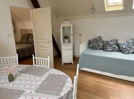 Maison privée avec jardin OU suite de 45M2- 5 arrêts bus du centre ville -Chez Regine