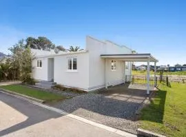 Coastal Escape - Waihi Beach Holiday Home