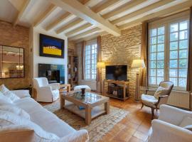 Fripouille - A 100 m de la plage, hotel in Royan