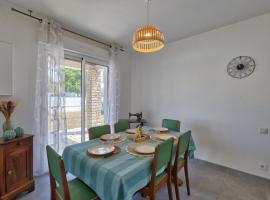 La Demeure des Goélands - 10min de la Plage, hotel a Sémussac