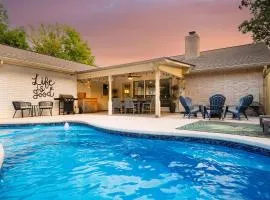 Das Bach Haus - Game Room Make-Up Room & Hot Tub