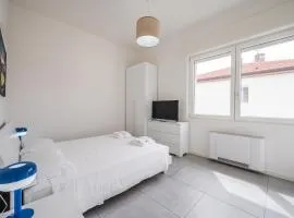 Tosa Apartment - Free WiFi, Air Conditioning & Private Parking