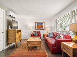 Downtown Cozy Home Base - Purple Sage 6, готель у місті Моаб