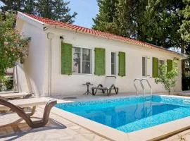 Mediterranean vacation home with pool Petrovac