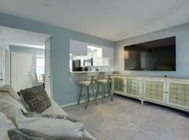 Pets Welcome! Humble Townhome 4 Mi to Airport