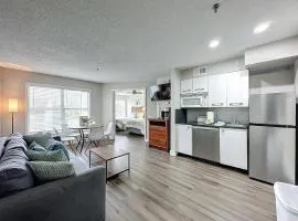 Parkway Palms Resort 1 bed condo mins to Disney.