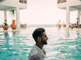 ZAN Tropical Island, hotel s&nbsp;v&iacute;řivkou v destinaci Bwejuu