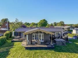 Holiday Home Orsa - 80m from the sea by Interhome, hotel in Juelsminde