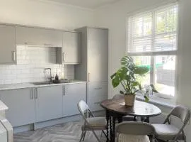 Luxury Three Bedroom Duplex Apartment Torquay Marina