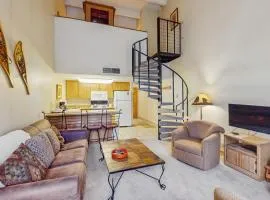 Summit House East