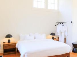 The Historic Schoolhouse Inn, luxury hotel in Trinidad