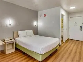 Motel 6 Ogden, UT- Downtown