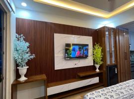 Anmolairbnb, hotel in Greater Noida