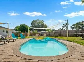 Green Oasis - Heated Pool, Mini-Golf, Ping Pong, 13 min Beach